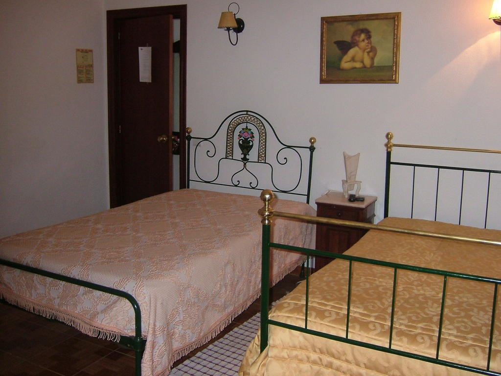 "O Viajante" Low Cost Hotel Estremoz Cameră foto